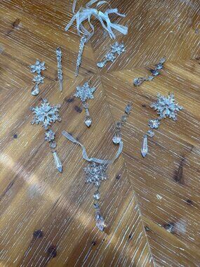 20-Piece Clear Plastic Icicle & Snowflake Ornaments With Ribbons For Christmas T